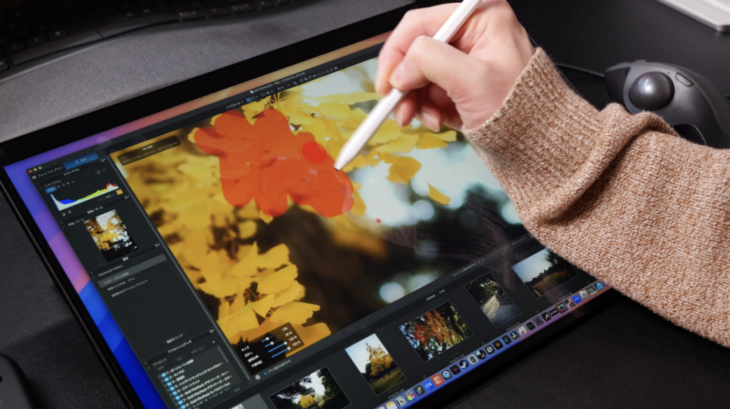Macでもタッチ操作ができる18インチの大型モバイルモニターEHOMEWEI 