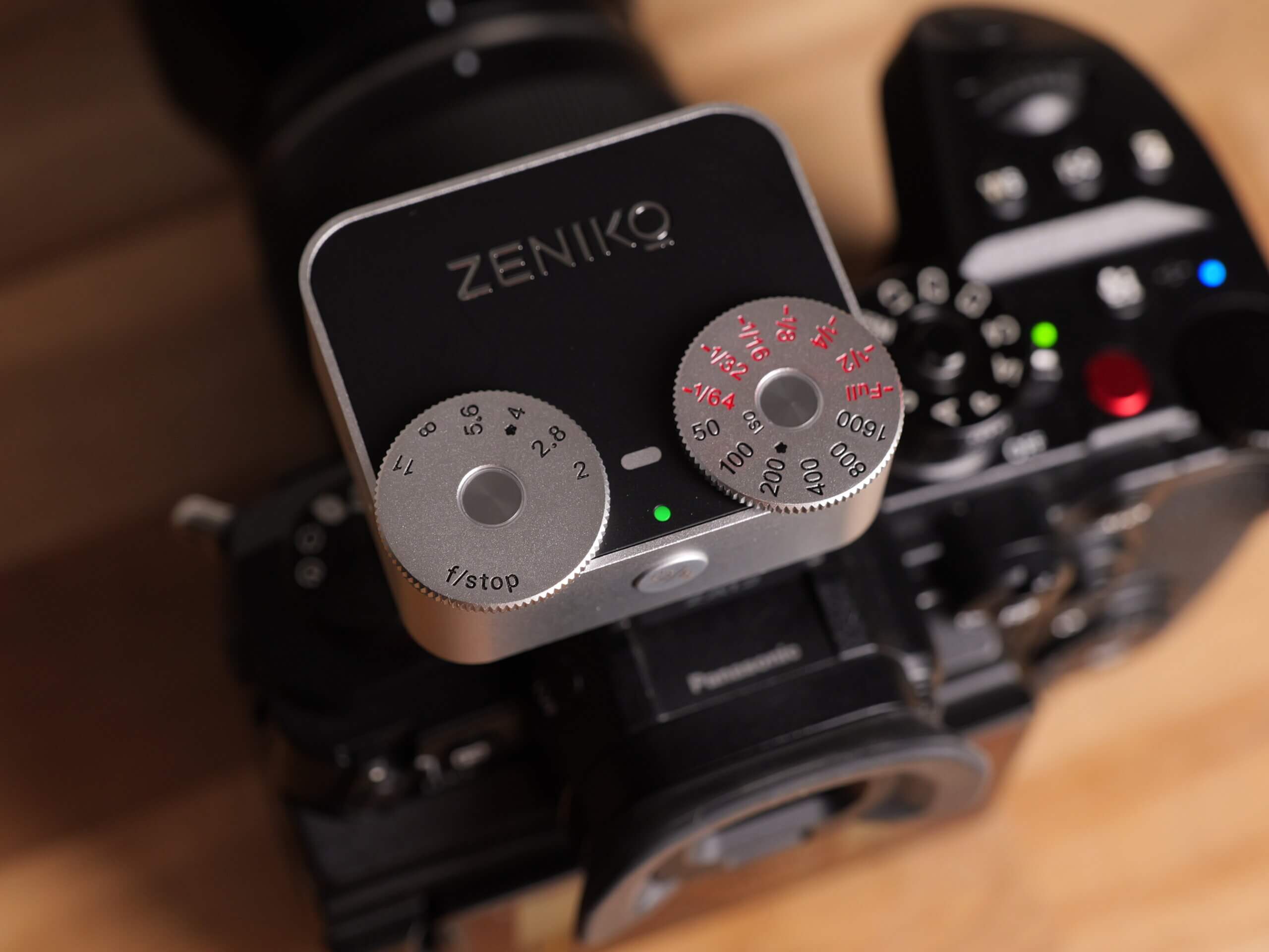 ストロボ初心者でも使える？Zeniko ZA12を動画クリエイター視点で徹底